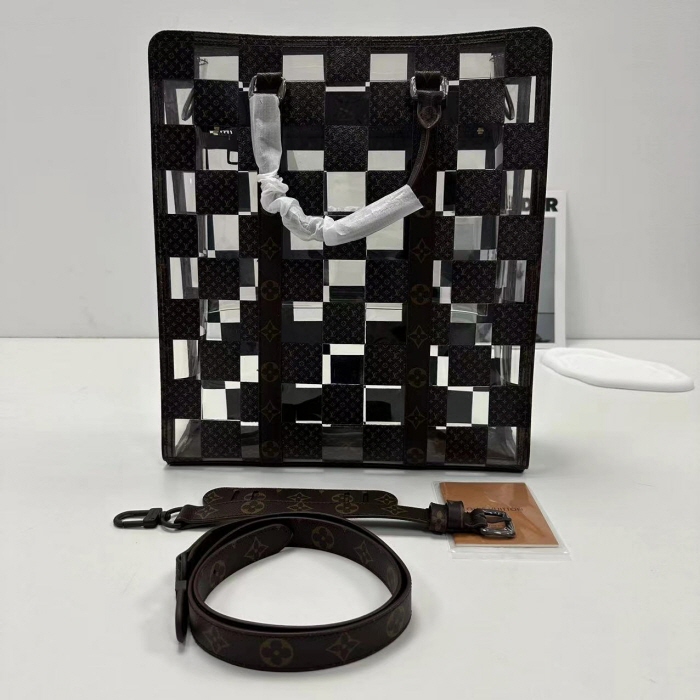 루이비통 M20866 SAC PLAT 크로스백 가방 Monogram Chess 크기 36 x 40 x 9cm…