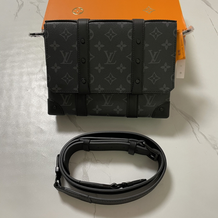 [해외배송]37위 Louis Vuitton 루이비통 남여공용 메신저 백 실사