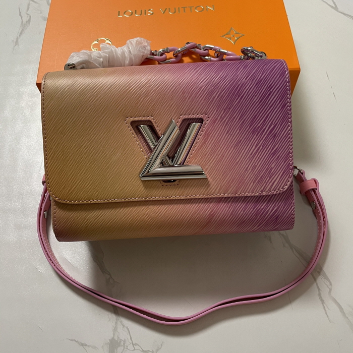 [해외배송]Louis Vuitton 루이비통 트위스트 M59896 핑크 실사