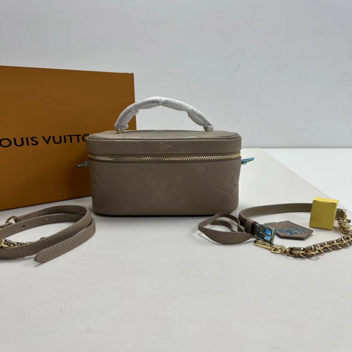 Louis Vuitton 루이비통 베니티 PM M45608 실사