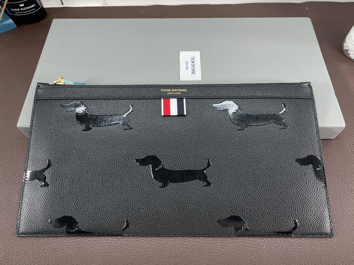 [Thom Browne]톰브라운 클러치 33cm-1 실사