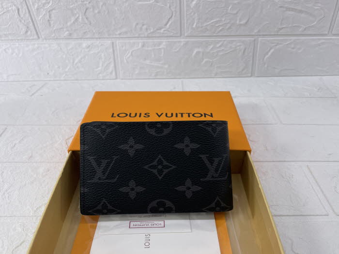 4위 Louis Vuitton 루이비통 반지갑 M64002 실사