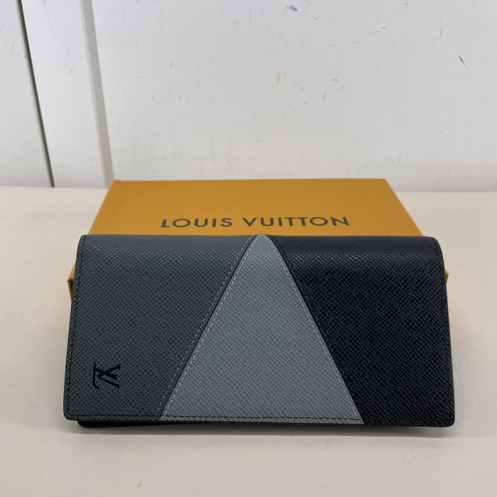 Louis Vuitton 루이비통 브라짜 장지갑 M66540 실사