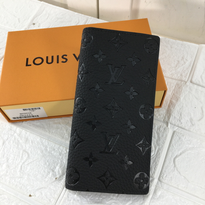 5위 Louis Vuitton Leather Wallet M69038 - 루이비통 2020 남성용 레더 장지…